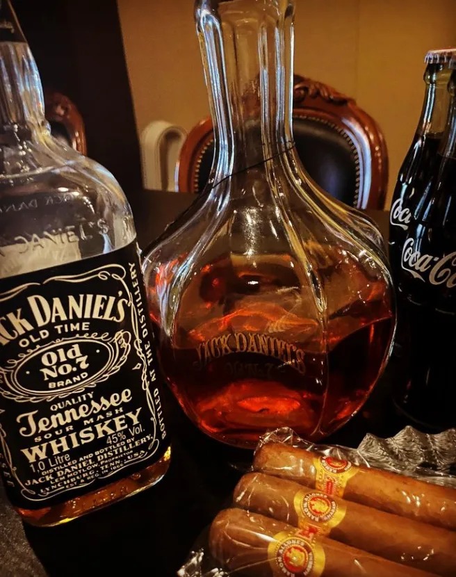 CIGAR BAR PROLOGUE · 11